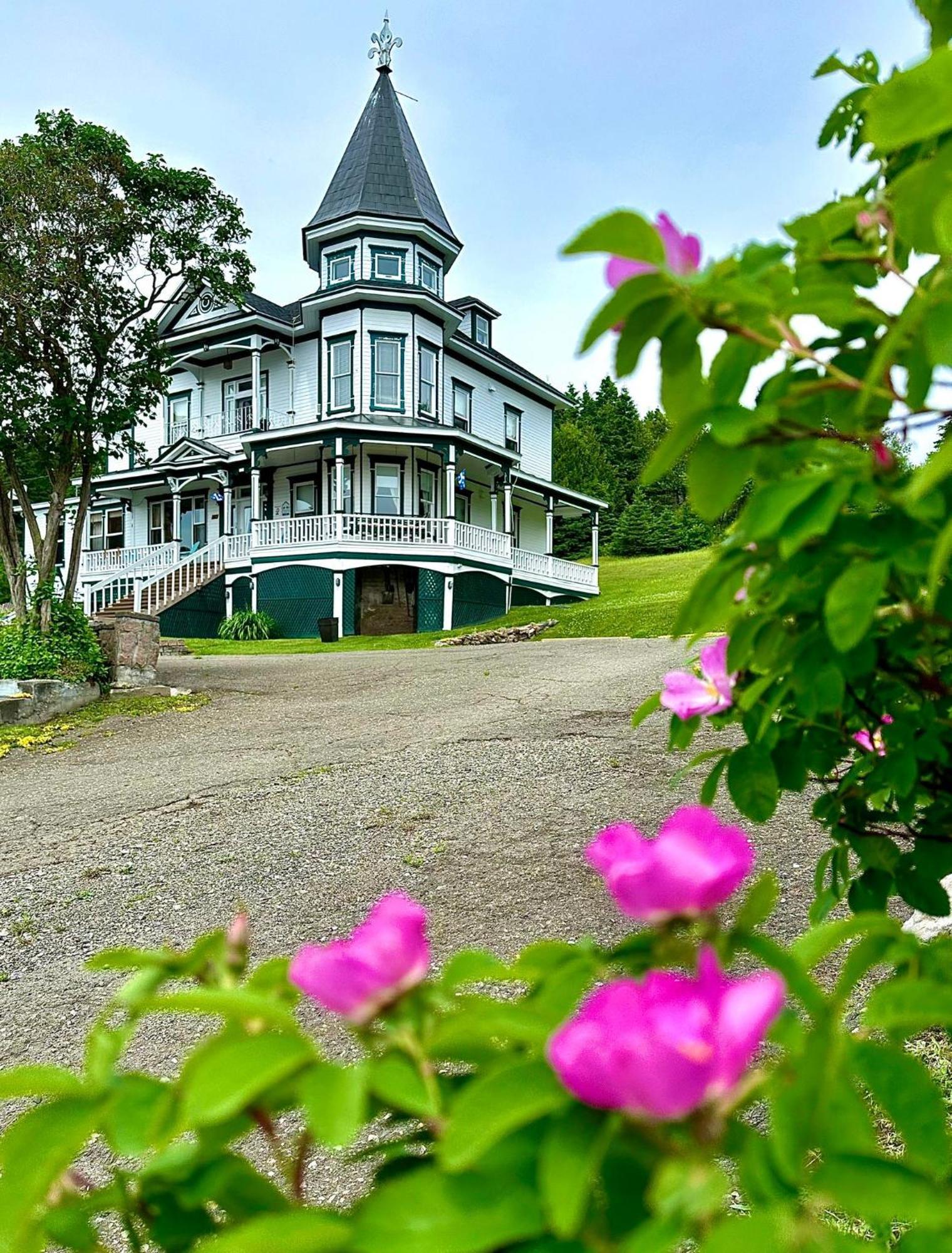 Le Manoir du Vieux Presbytère Port-Daniel Extérieur photo