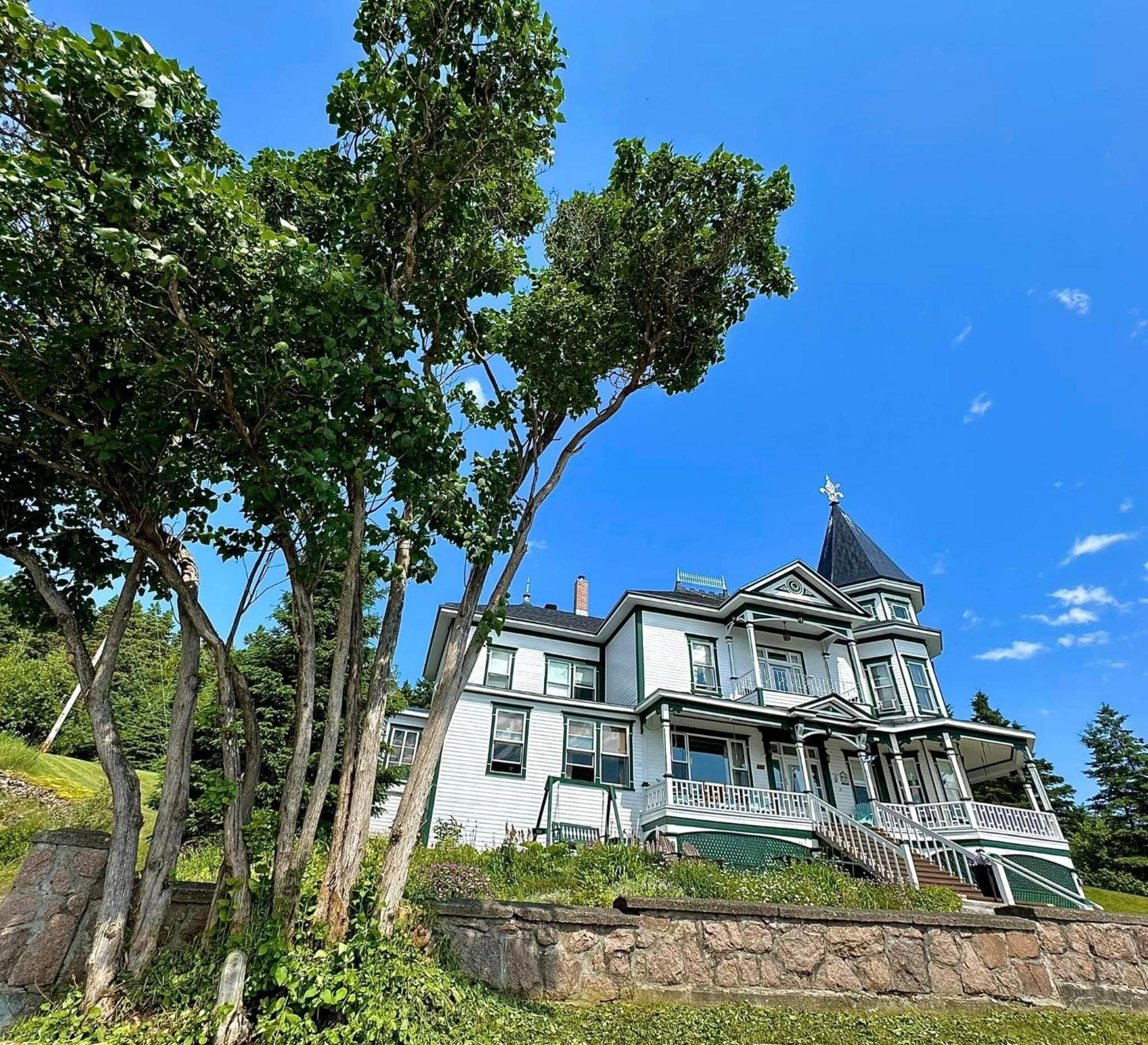 Le Manoir du Vieux Presbytère Port-Daniel Extérieur photo