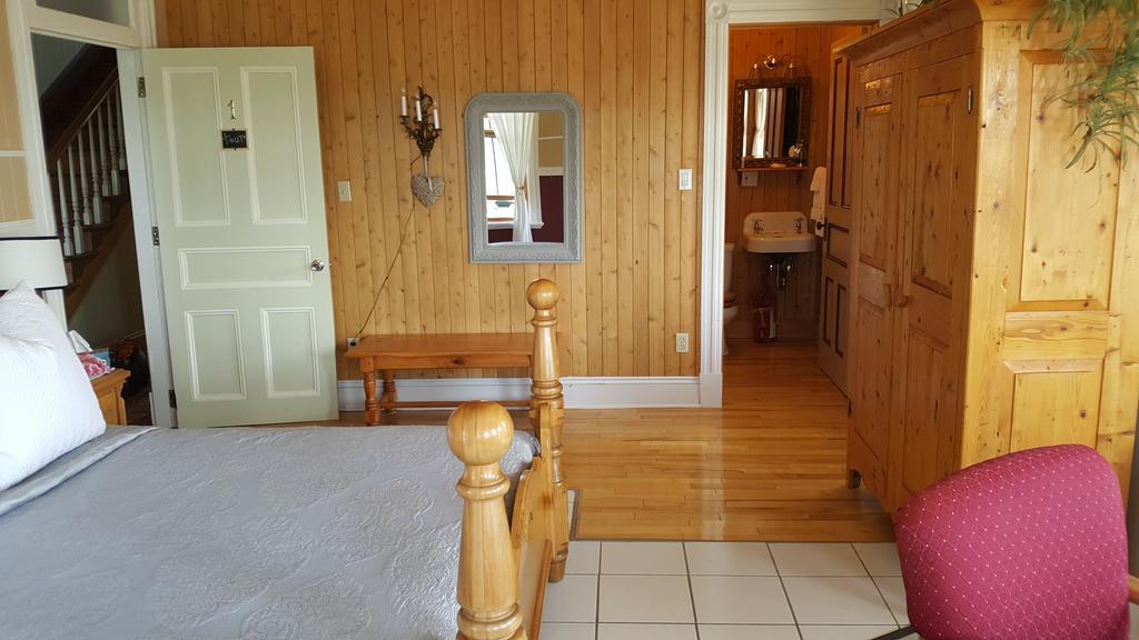 Le Manoir du Vieux Presbytère Port-Daniel Extérieur photo