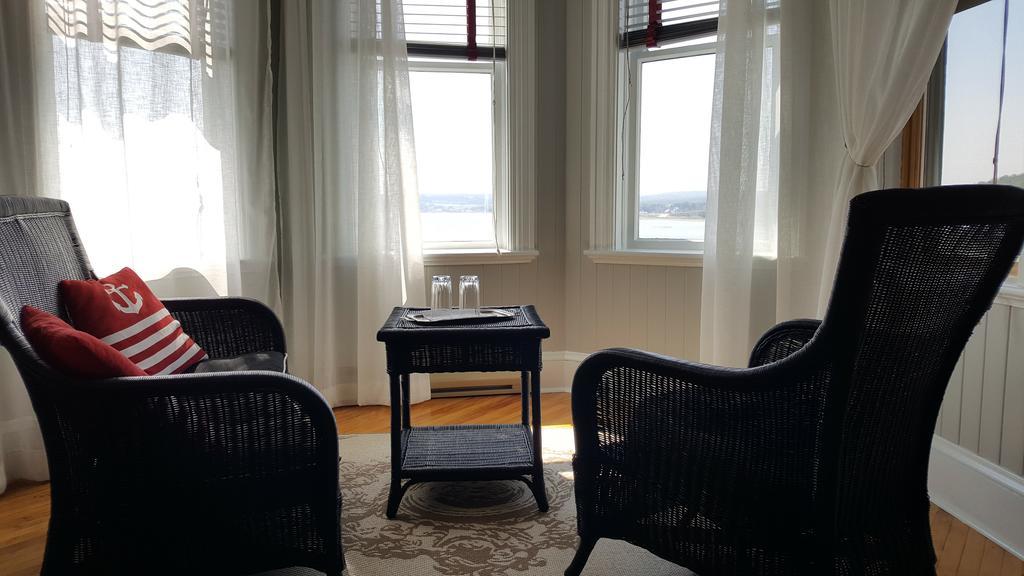 Le Manoir du Vieux Presbytère Port-Daniel Extérieur photo