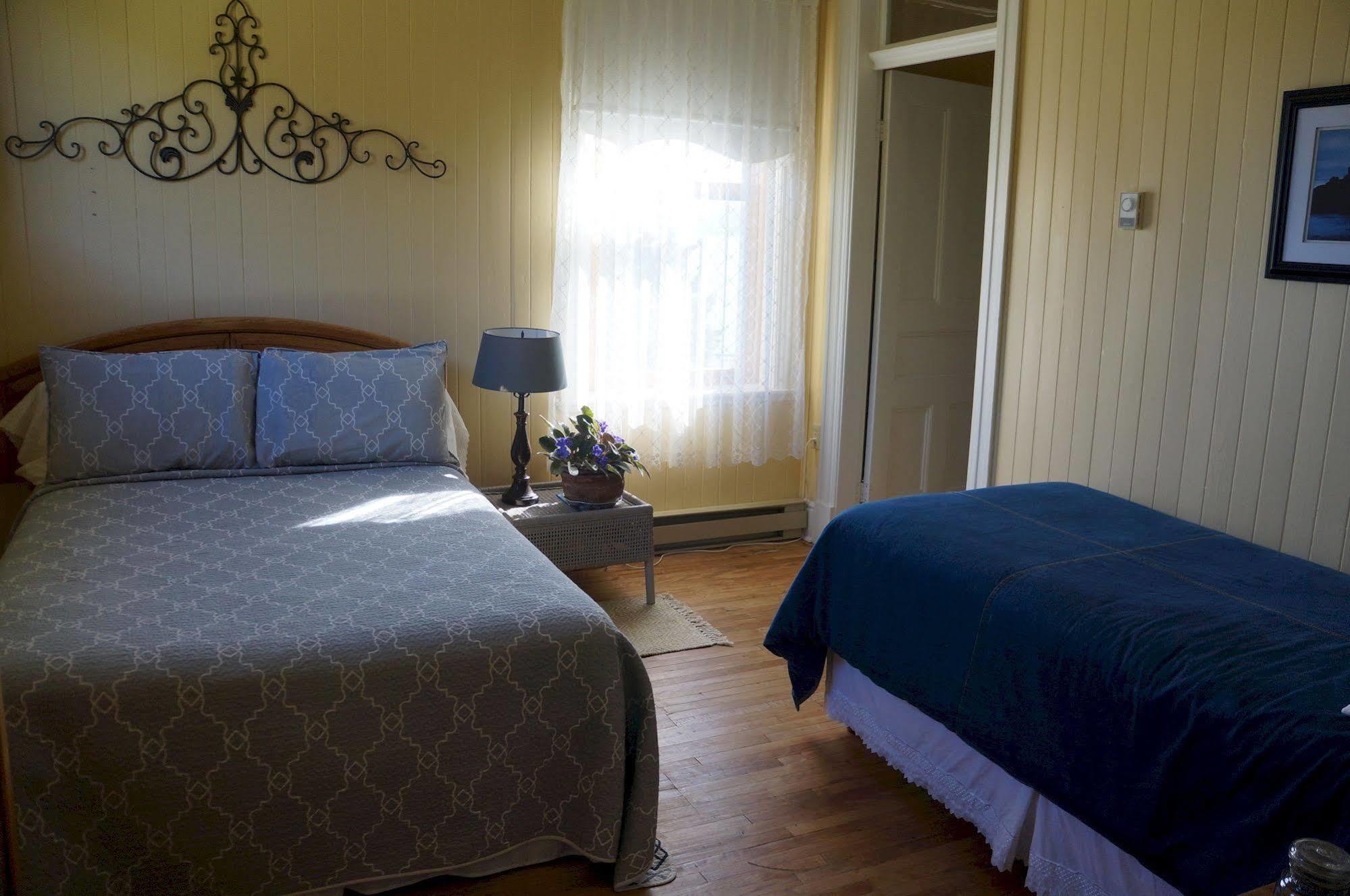 Le Manoir du Vieux Presbytère Port-Daniel Extérieur photo