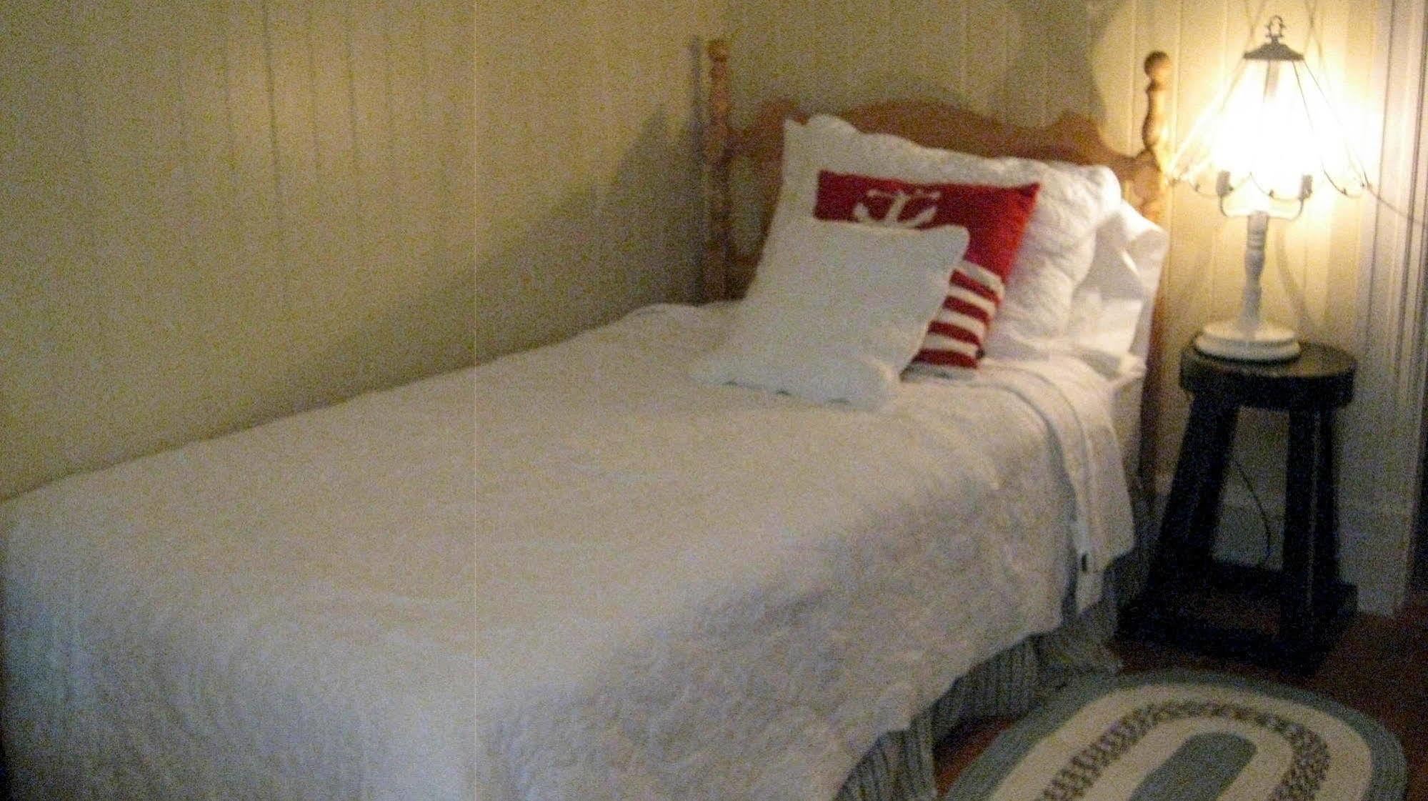 Le Manoir du Vieux Presbytère Port-Daniel Extérieur photo