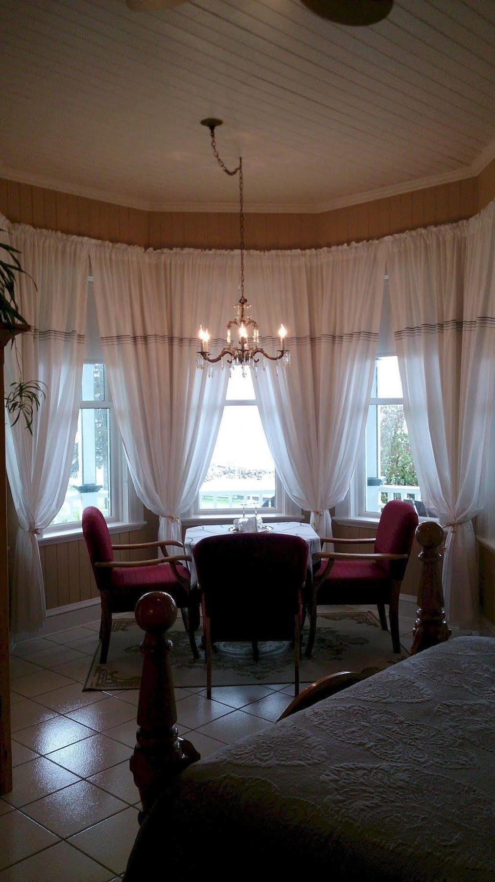 Le Manoir du Vieux Presbytère Port-Daniel Extérieur photo
