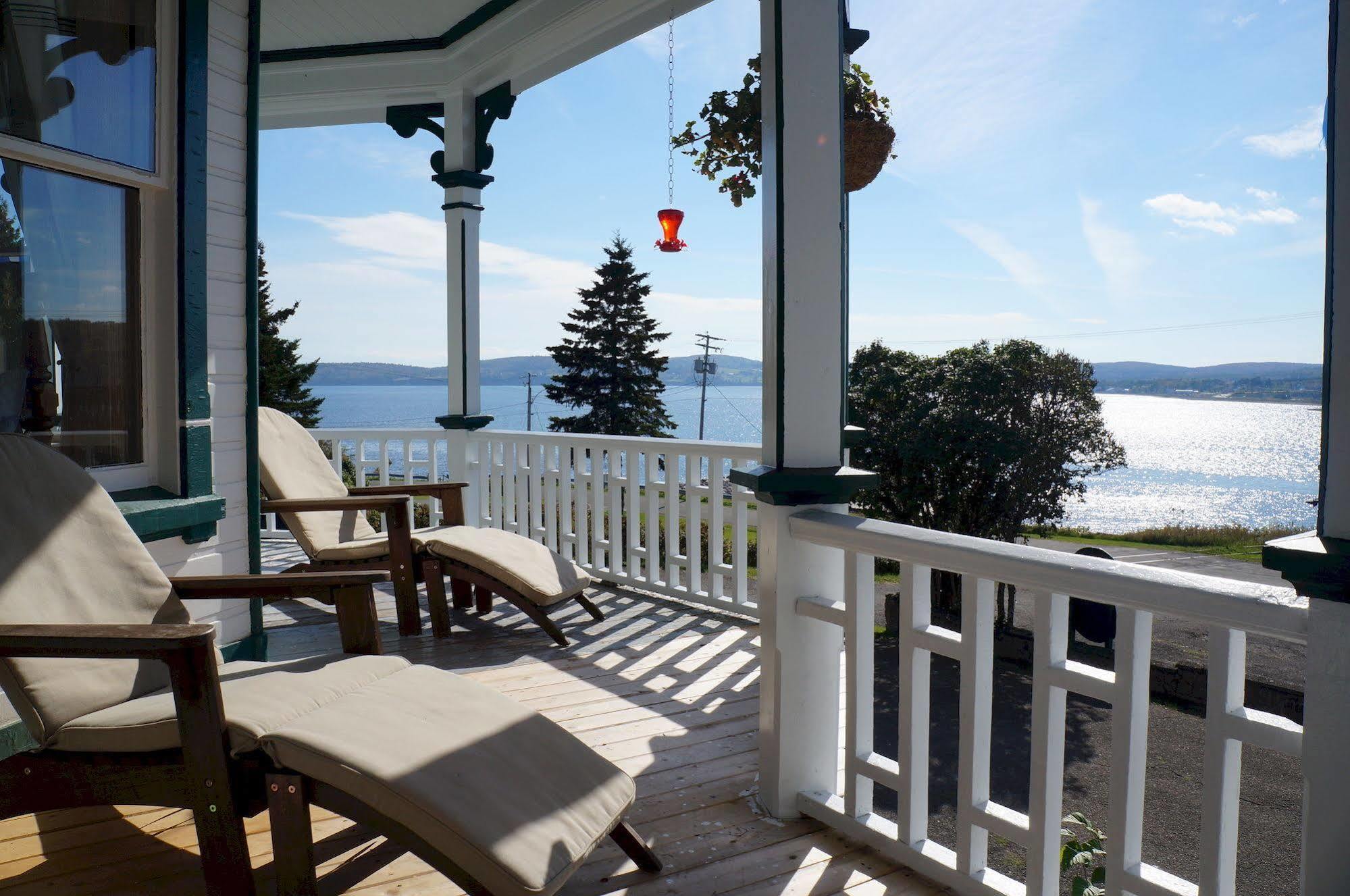 Le Manoir du Vieux Presbytère Port-Daniel Extérieur photo